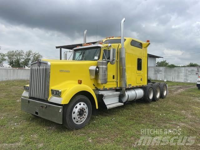 Kenworth W900 Vetopöytäautot