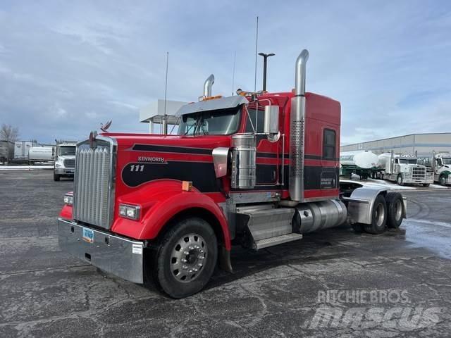 Kenworth W900 Vetopöytäautot