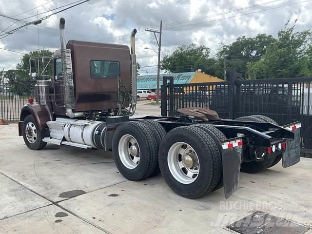 Kenworth W900 Vetopöytäautot