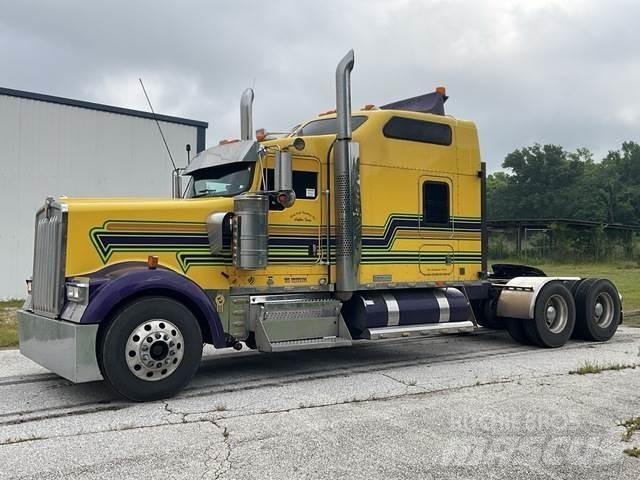 Kenworth W900 Vetopöytäautot