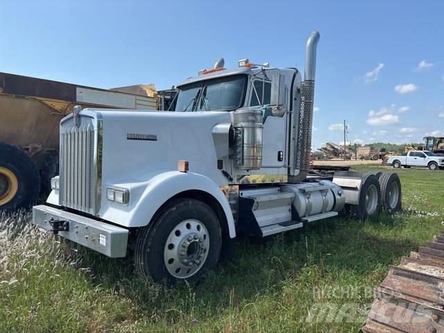 Kenworth W900 Vetopöytäautot