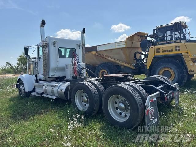 Kenworth W900 Vetopöytäautot