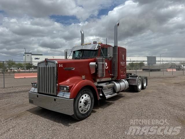 Kenworth W900 Vetopöytäautot