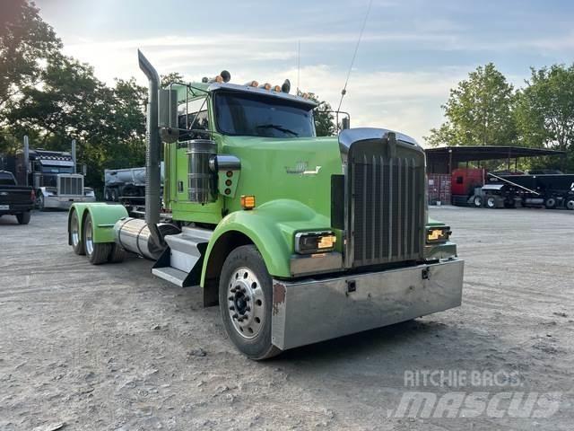 Kenworth W900 Vetopöytäautot