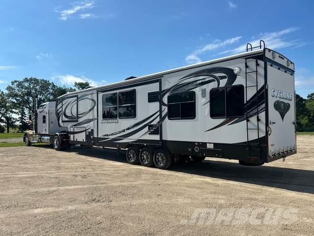 Kenworth W900 Vetopöytäautot