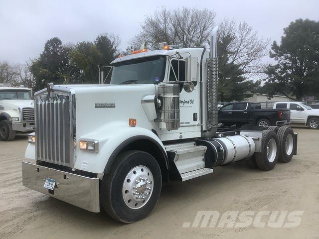 Kenworth W900 Vetopöytäautot