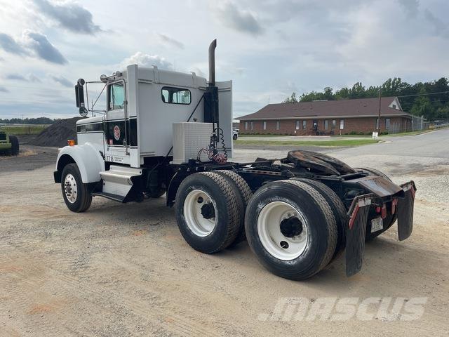 Kenworth W900 Vetopöytäautot