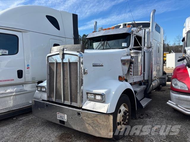 Kenworth W900 Vetopöytäautot