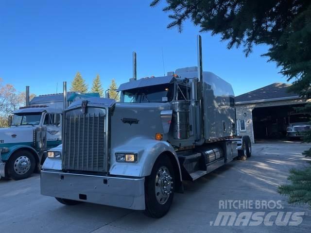 Kenworth W900L Vetopöytäautot