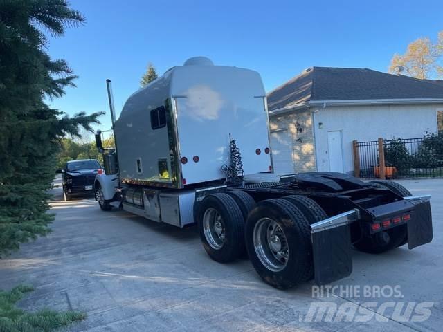 Kenworth W900L Vetopöytäautot