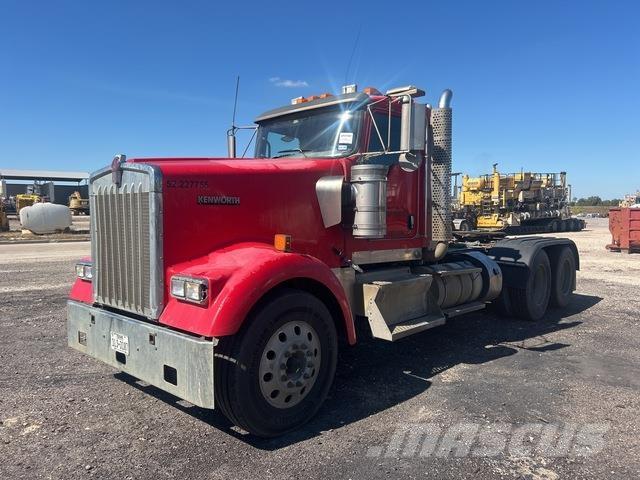 Kenworth W900L Vetopöytäautot