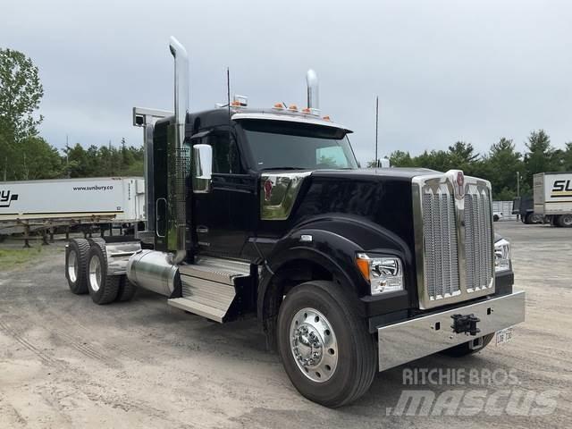 Kenworth W990 Vetopöytäautot