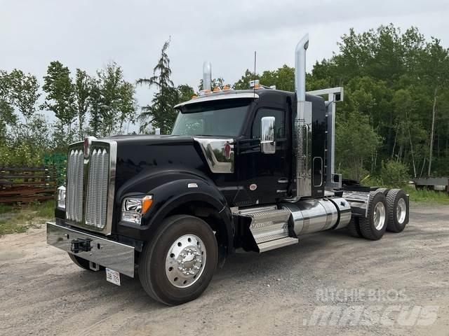 Kenworth W990 Vetopöytäautot
