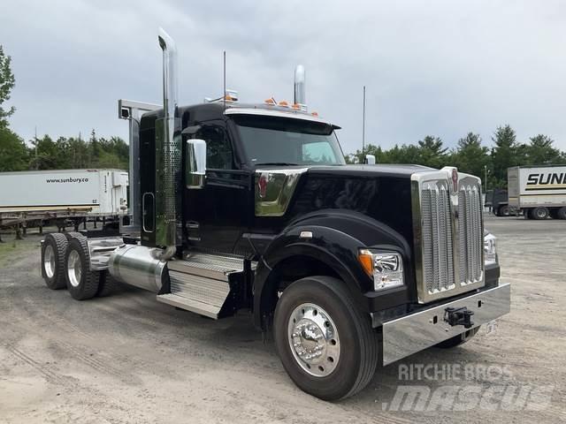 Kenworth W990 Vetopöytäautot