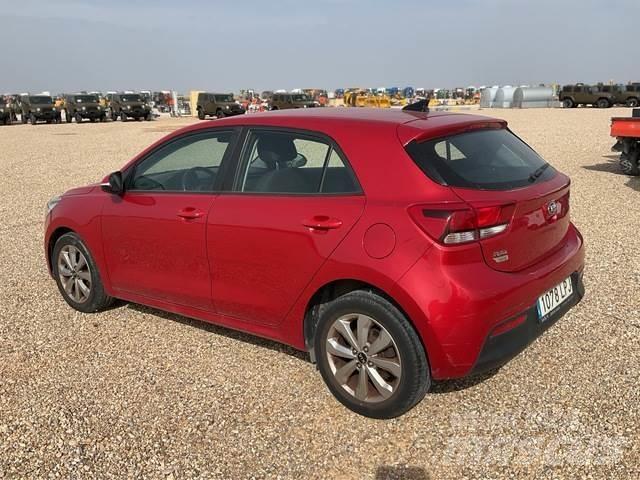 Kia Rio Henkilöautot