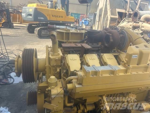 Komatsu  Moottorit
