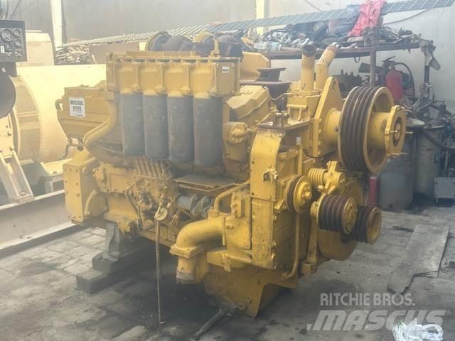 Komatsu  Moottorit