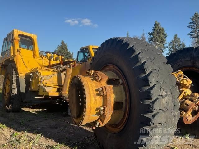 Komatsu 330M Dumpperit