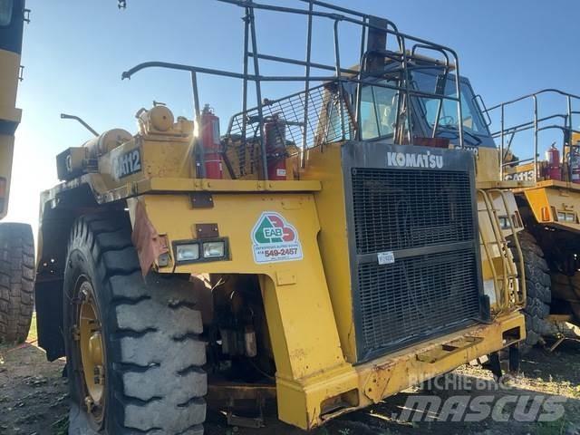 Komatsu 330M Dumpperit