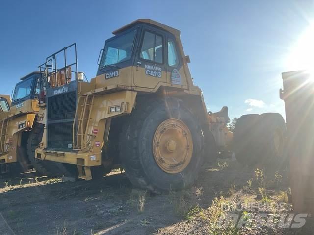 Komatsu 330M Dumpperit