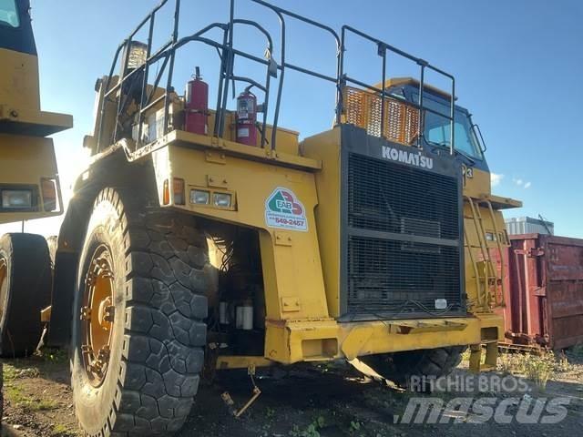 Komatsu 330M Dumpperit