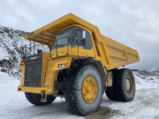 Komatsu 330M Dumpperit