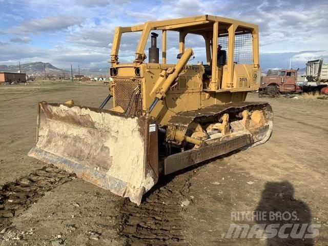 Komatsu D65E-6 Telaketjupuskutraktorit