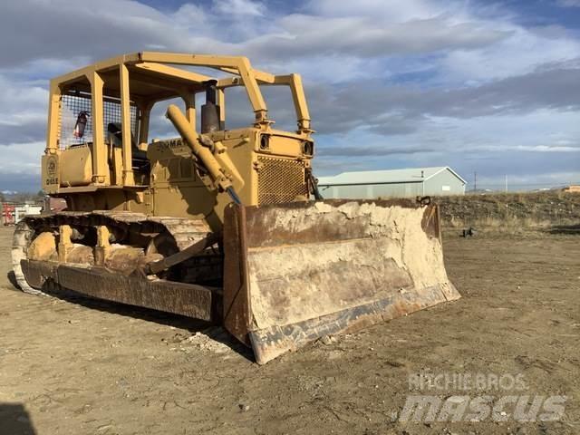 Komatsu D65E-6 Telaketjupuskutraktorit