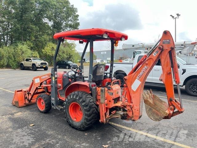 Kubota B26 Kaivurikuormaajat
