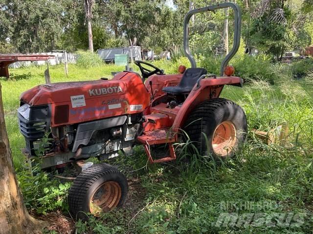 Kubota L2800 Traktorit