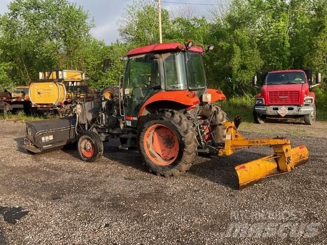 Kubota M5040 Lakaisukoneet sisäkäyttöön