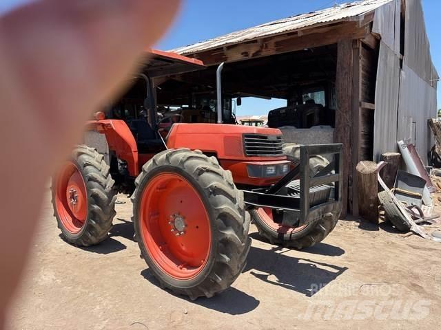 Kubota M9000 Traktorit