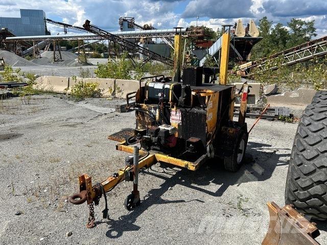 LeeBoy L250T MTV (Material transport vehicle)
