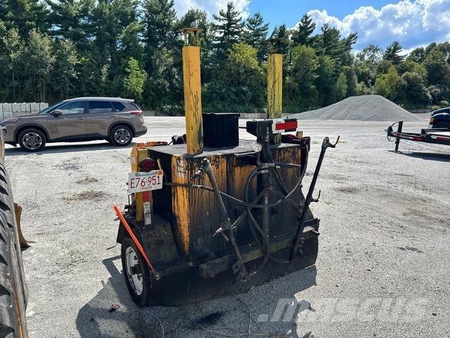 LeeBoy L250T MTV (Material transport vehicle)