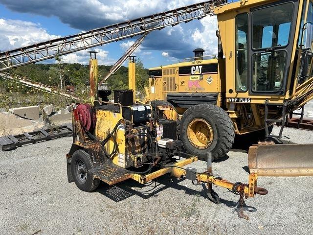 LeeBoy L250T MTV (Material transport vehicle)