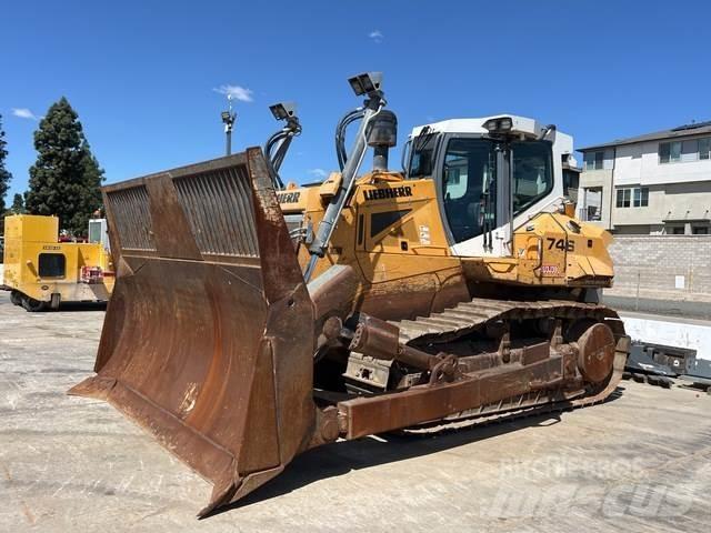 Liebherr 746 Telaketjupuskutraktorit