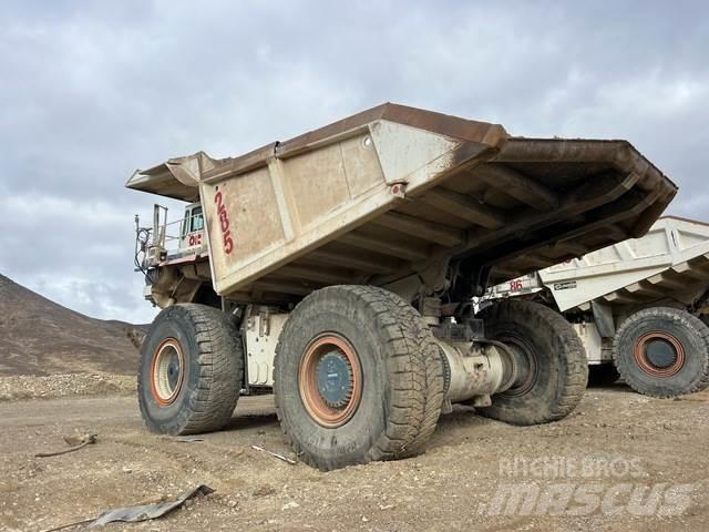 Liebherr T282B Dumpperit