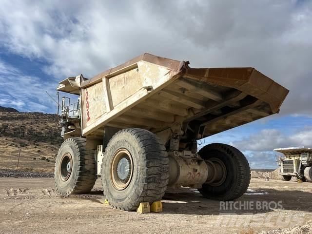 Liebherr T282B Dumpperit