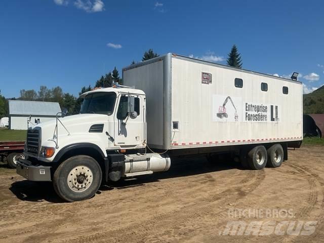 Mack 700 Lava-autot