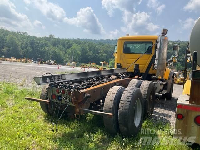 Mack 700 Lumiaurat