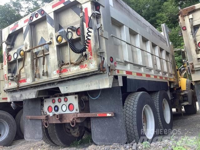 Mack 700 Lumiaurat