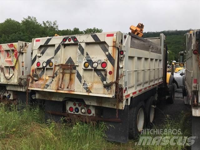 Mack 700 Lumiaurat