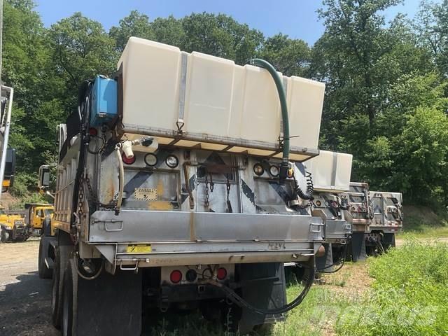 Mack 700 Lumiaurat