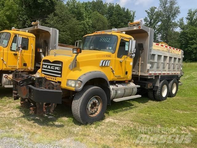 Mack 700 Lumiaurat