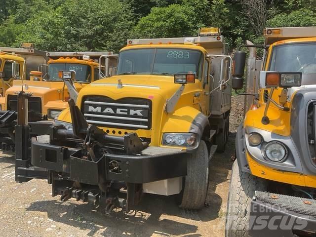 Mack 700 Lumiaurat