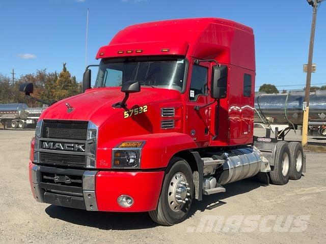 Mack AN64T Vetopöytäautot