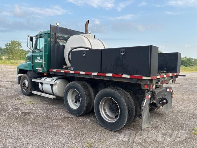 Mack CH613 Lava-kuorma-autot