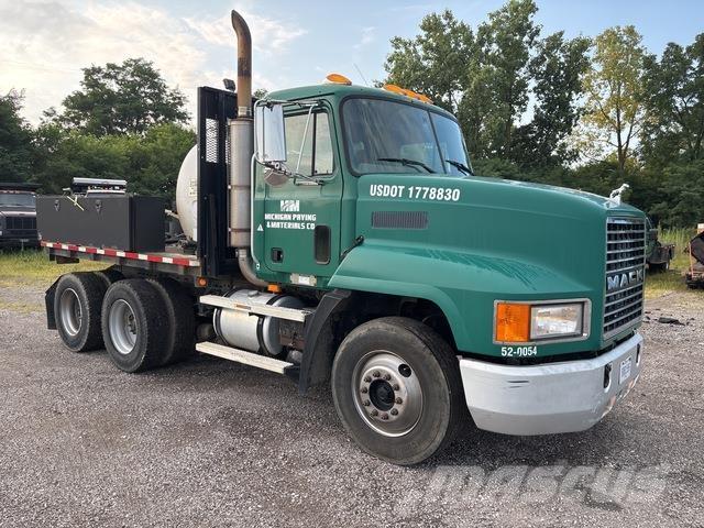 Mack CH613 Lava-kuorma-autot