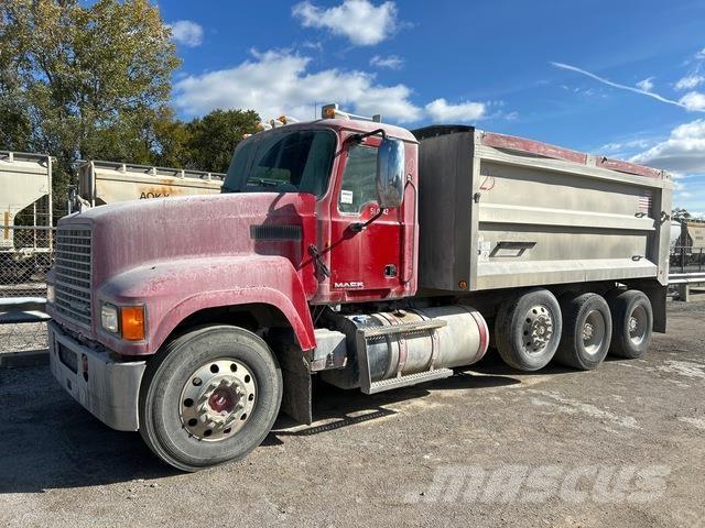 Mack CHU613 Sora- ja kippiautot