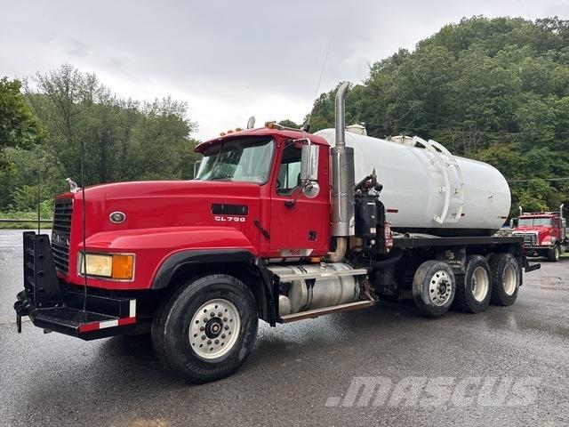 Mack CL733 Paine-/imuautot